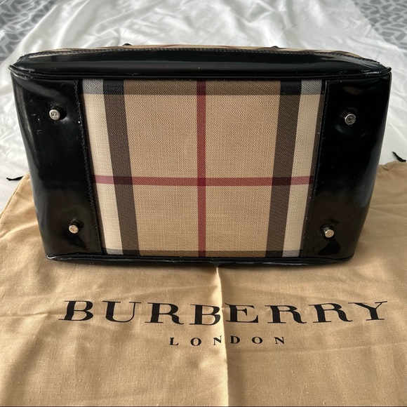 SOLD‼️ Burberry Nova Check Satchel - Picture 3 of 9